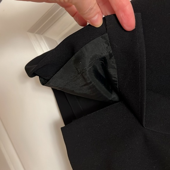 Lovely Classic Ann Taylor Loft Little Black Sheath Dress Sz 2. Very well made! - Picture 8 of 8